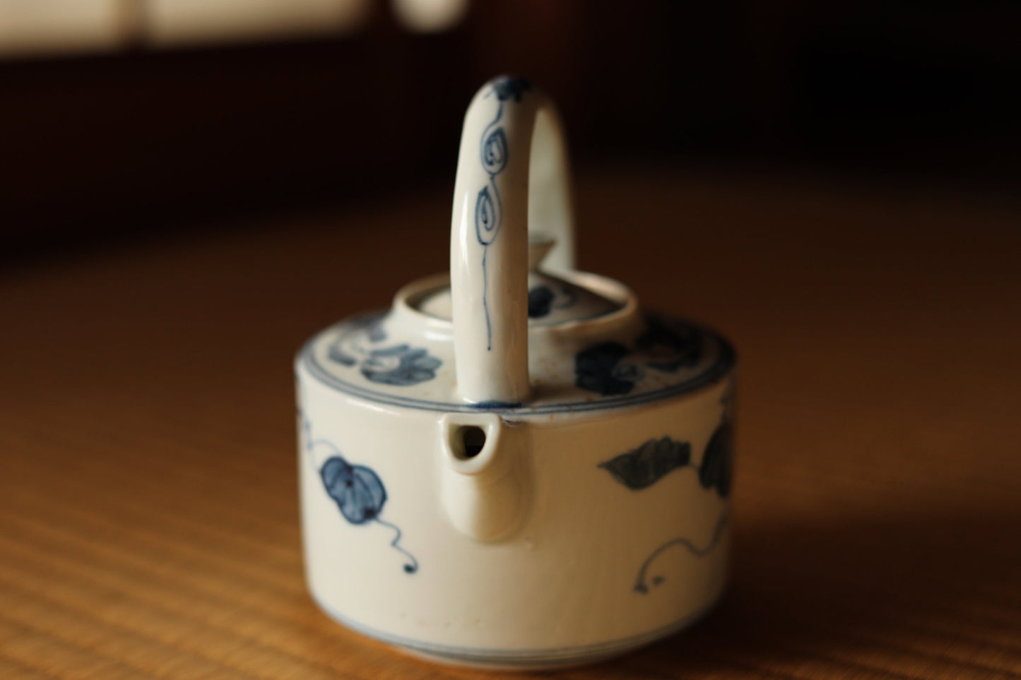 Fine Japanese antique porcelain sake pot old IMARI SOMETSUKE vintage tea pot tableware blue white H5.3×5.5×4.1in