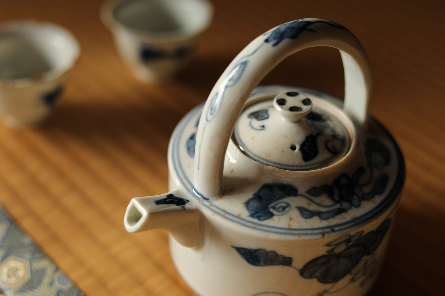 Fine Japanese antique porcelain sake pot old IMARI SOMETSUKE vintage tea pot tableware blue white H5.3×5.5×4.1in