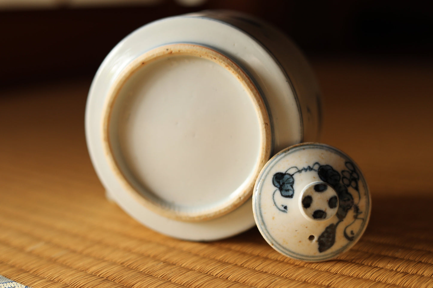 Fine Japanese antique porcelain sake pot old IMARI SOMETSUKE vintage tea pot tableware blue white H5.3×5.5×4.1in