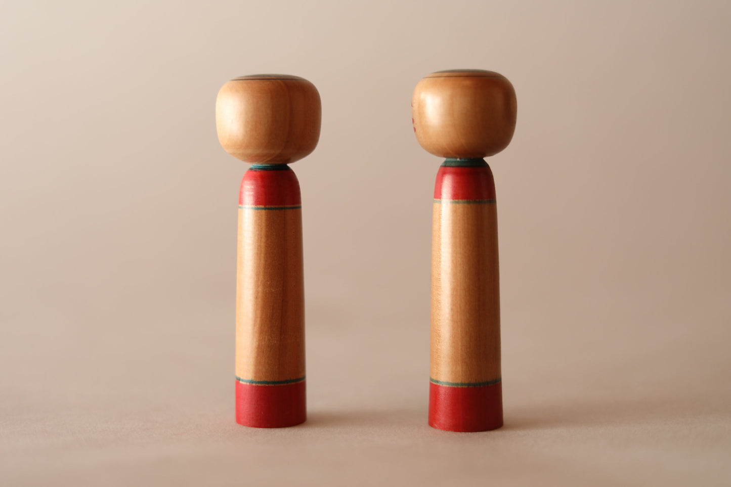 KOKESHI Japanese vintage pair of Tuchiyu kokeshi doll with flower signature, Traditional Kokeshi/Dento Kokeshi/wooden small doll H4.2×1.3in