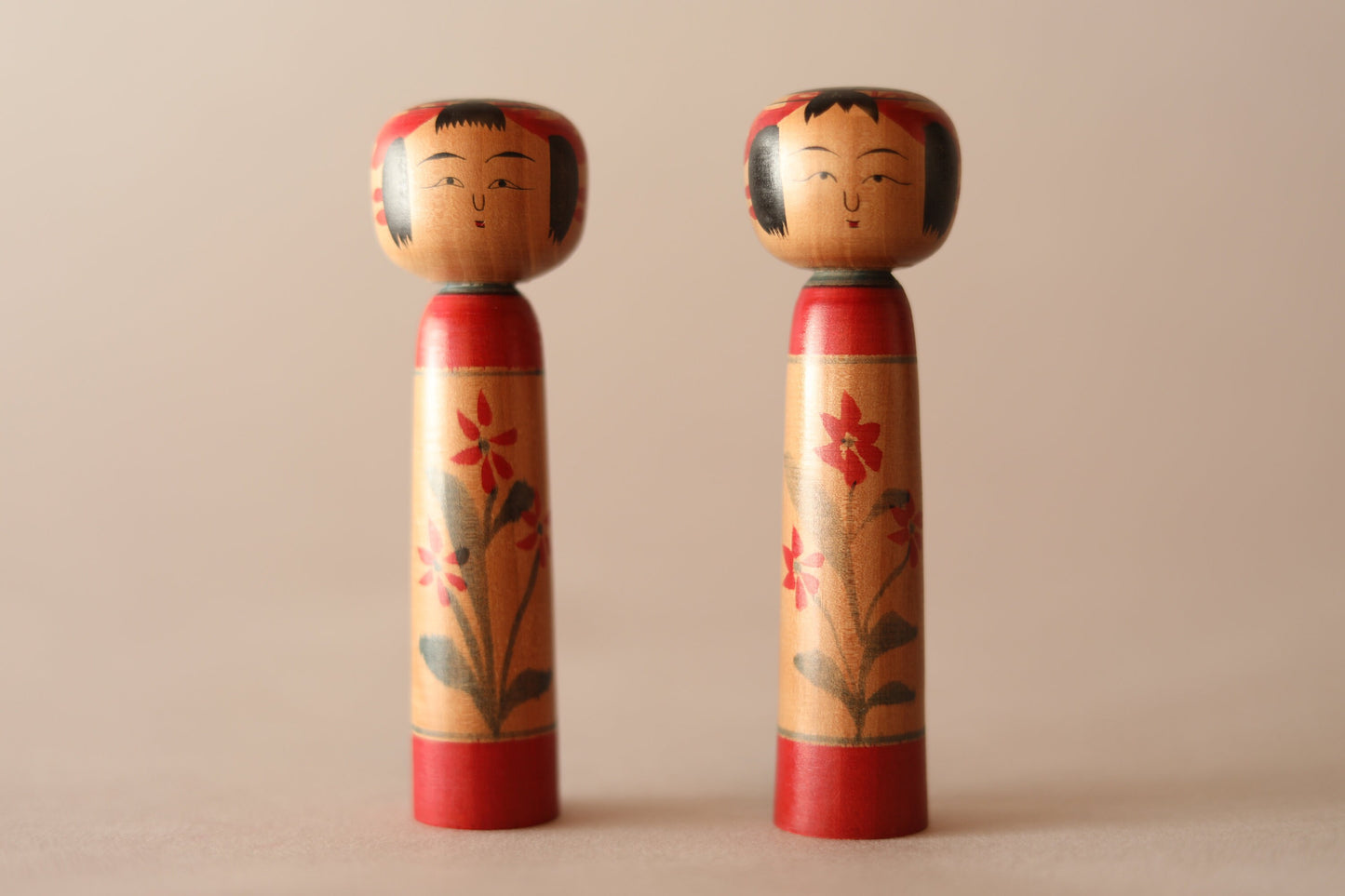 KOKESHI Japanese vintage pair of Tuchiyu kokeshi doll with flower signature, Traditional Kokeshi/Dento Kokeshi/wooden small doll H4.2×1.3in