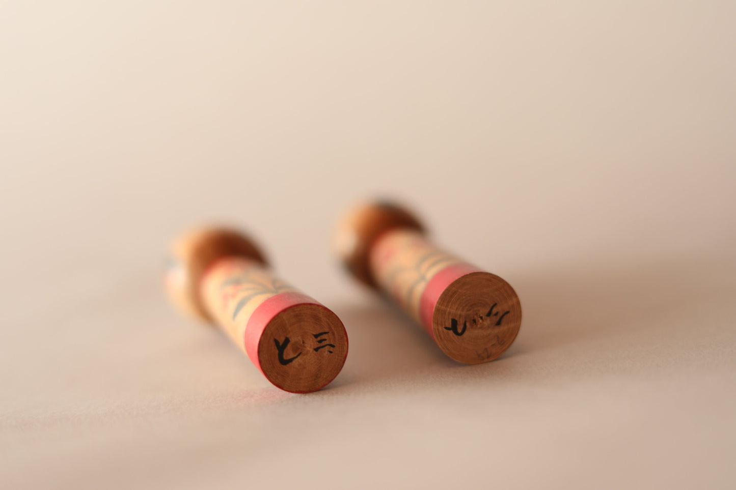 KOKESHI Japanese vintage pair of Tuchiyu kokeshi doll with flower signature, Traditional Kokeshi/Dento Kokeshi/wooden small doll H4.2×1.3in