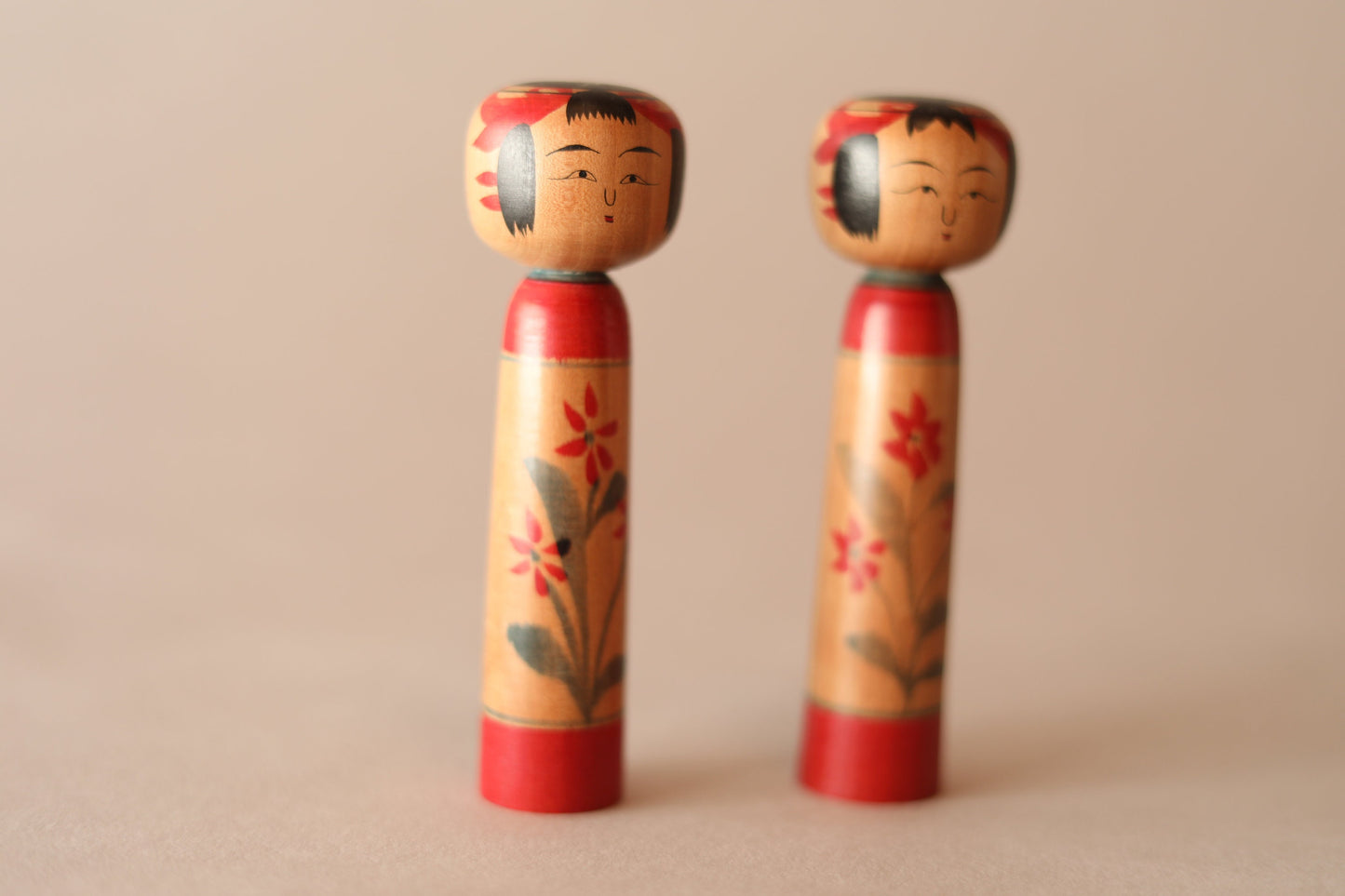 KOKESHI Japanese vintage pair of Tuchiyu kokeshi doll with flower signature, Traditional Kokeshi/Dento Kokeshi/wooden small doll H4.2×1.3in