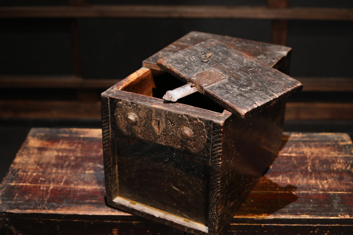 Japanese furniture Antique Box with Key, Zenibako charity box Buddhist temple coin collector 1700s metal clasp cedar Storage H11.8×W18.1in