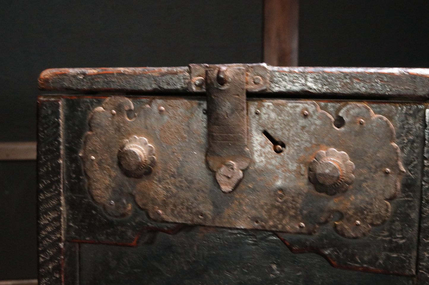 Japanese furniture Antique Box with Key, Zenibako charity box Buddhist temple coin collector 1700s metal clasp cedar Storage H11.8×W18.1in