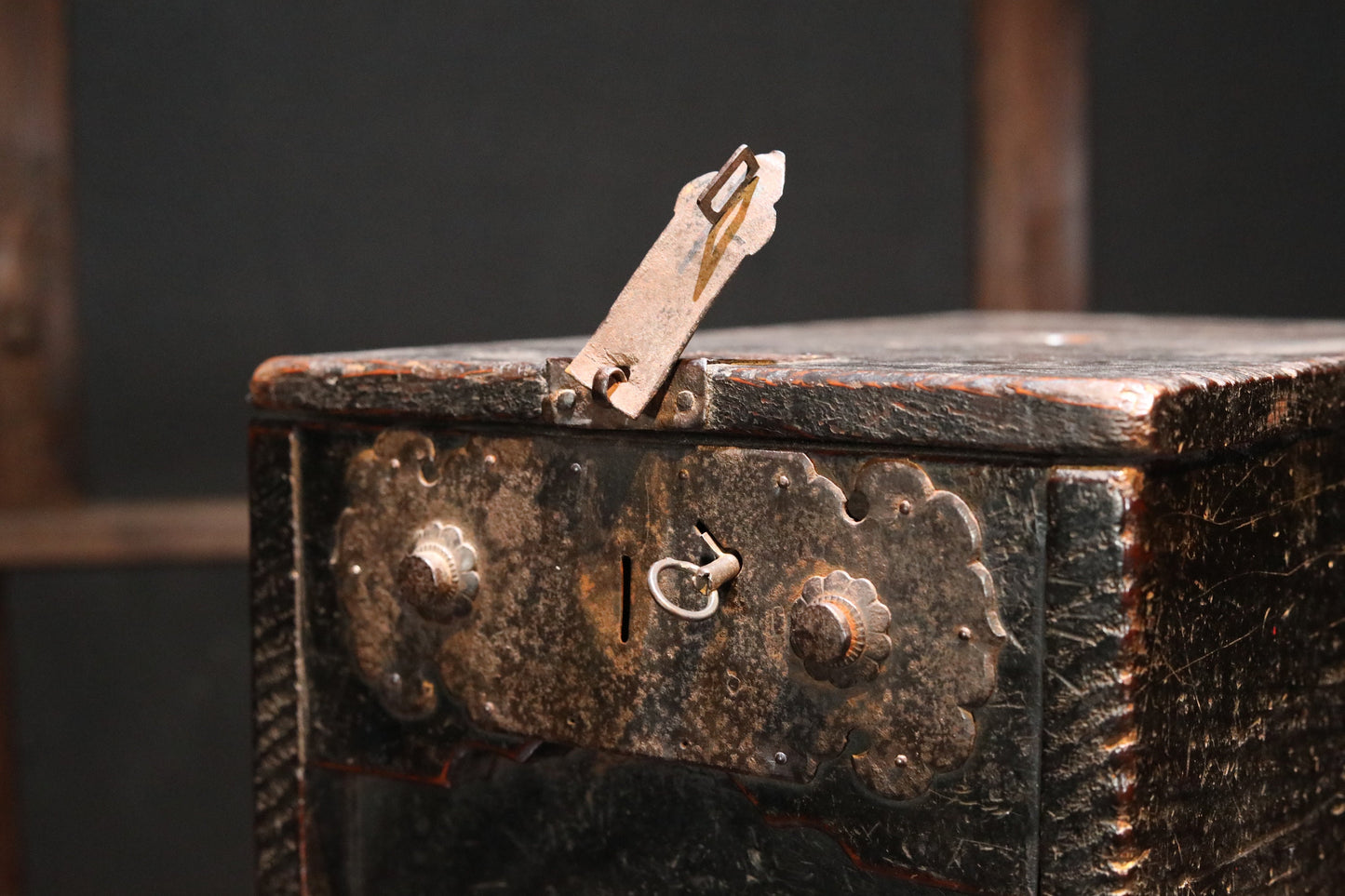 Japanese furniture Antique Box with Key, Zenibako charity box Buddhist temple coin collector 1700s metal clasp cedar Storage H11.8×W18.1in