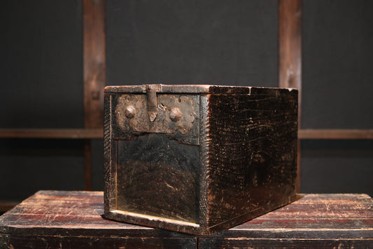 Japanese furniture Antique Box with Key, Zenibako charity box Buddhist temple coin collector 1700s metal clasp cedar Storage H11.8×W18.1in