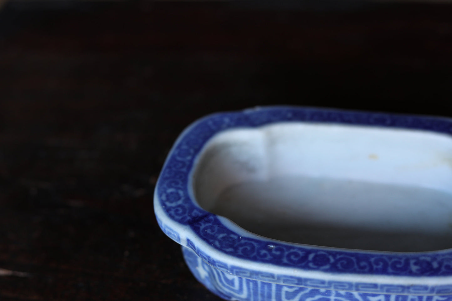Japanese Antique IKEBANA ceramic vase SUIBAN Blue & White arabesque design porcelain basin Tea ceremony 1920s W7.1in/W18cm