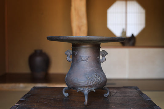 Japanese antique bronze flower vase USUBATA with legs, bird waves Mt Fuji design traditional temple style IKEBANA 1920s H9.1in/H23cm