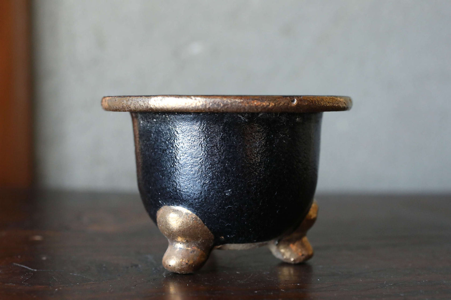 Japanese furniture antique orchid pot with three legs black gold, "Rakuyaki hachi", pottery pot with gold painting, H2.7×4.1in/H6.8×10.3cm