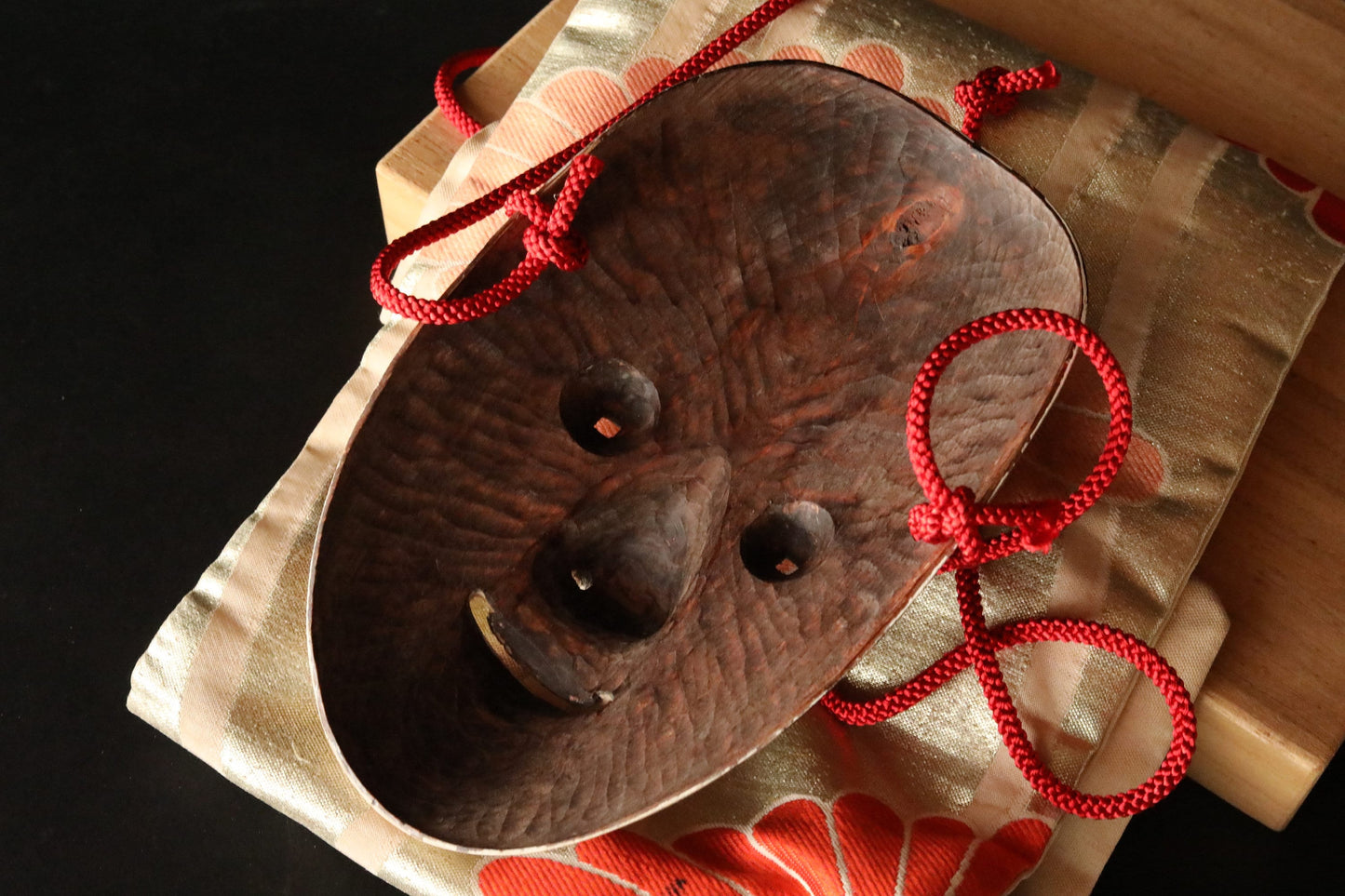 FINE! Japanese 1920s antique Noh mask wood hand carving KOOMOTE 万媚Manbi buddhist statue Signed with wooden box and silk bag H7.9in/H20cm