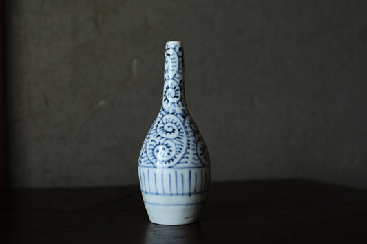 Japanese antique 1800s EDO small vase porcelain SAKE bottle old IMARI with arabesque pattern hand painting Sometsuke H6.1in/H15.5cm
