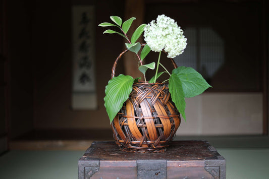 Japanese antique bamboo woven basket in smoke stained color with Inner vase For IKEBANA Tea ceremony, Hana-kago 1920s H15.4×10.6in/H39×27cm