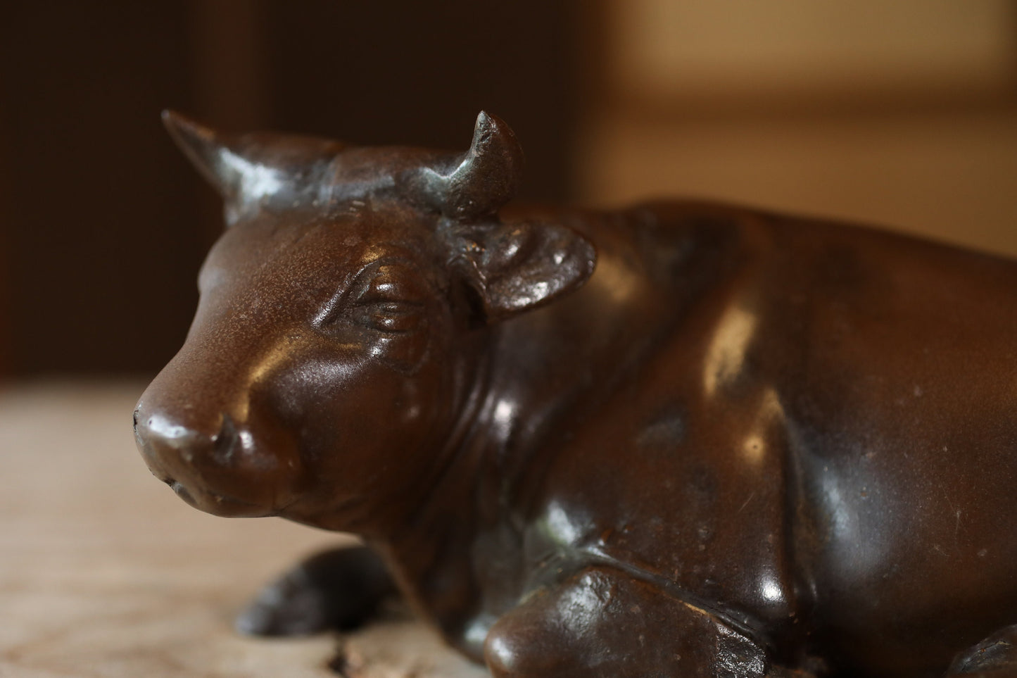 Japanese vintage bronze cow ornament figurine, cast iron, animal metal art doll H4.9×W12×D5.5in/H12.5×30.5×14cm