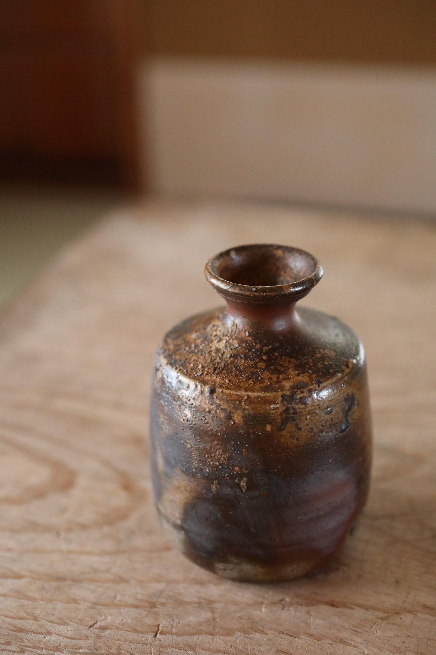 Japanese vintage BIZEN Tokkuri Sake bottle or flower vase ,Beautiful soil color with Kanji sign with box For GIFT H4.7×3.3in/H12×8.5cm
