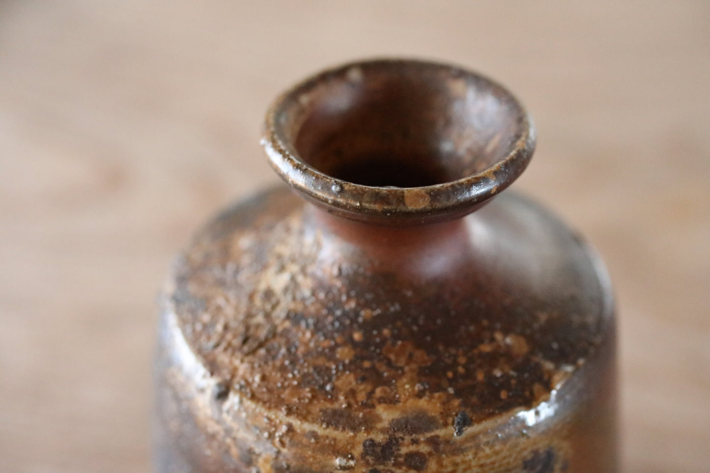 Japanese vintage BIZEN Tokkuri Sake bottle or flower vase ,Beautiful soil color with Kanji sign with box For GIFT H4.7×3.3in/H12×8.5cm