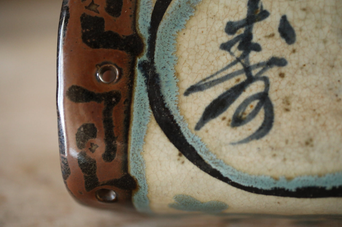 Japanese old porcelain siesta pillow hand printed with kanji calligraphy, nap pillow, Japanese antique 1930s H3.1×8.6in/H8×21.8cm.