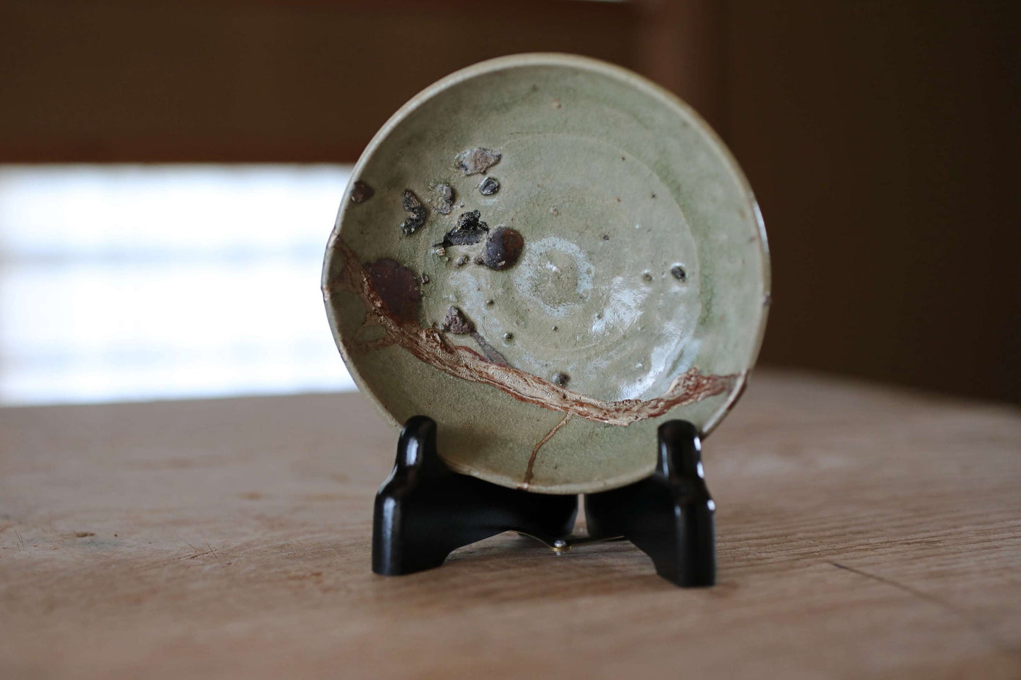 Japanese antique 17th century Momoyama seto porcelain Yobitsugi plate with kintsugi gold repair W4.3in/W11cm