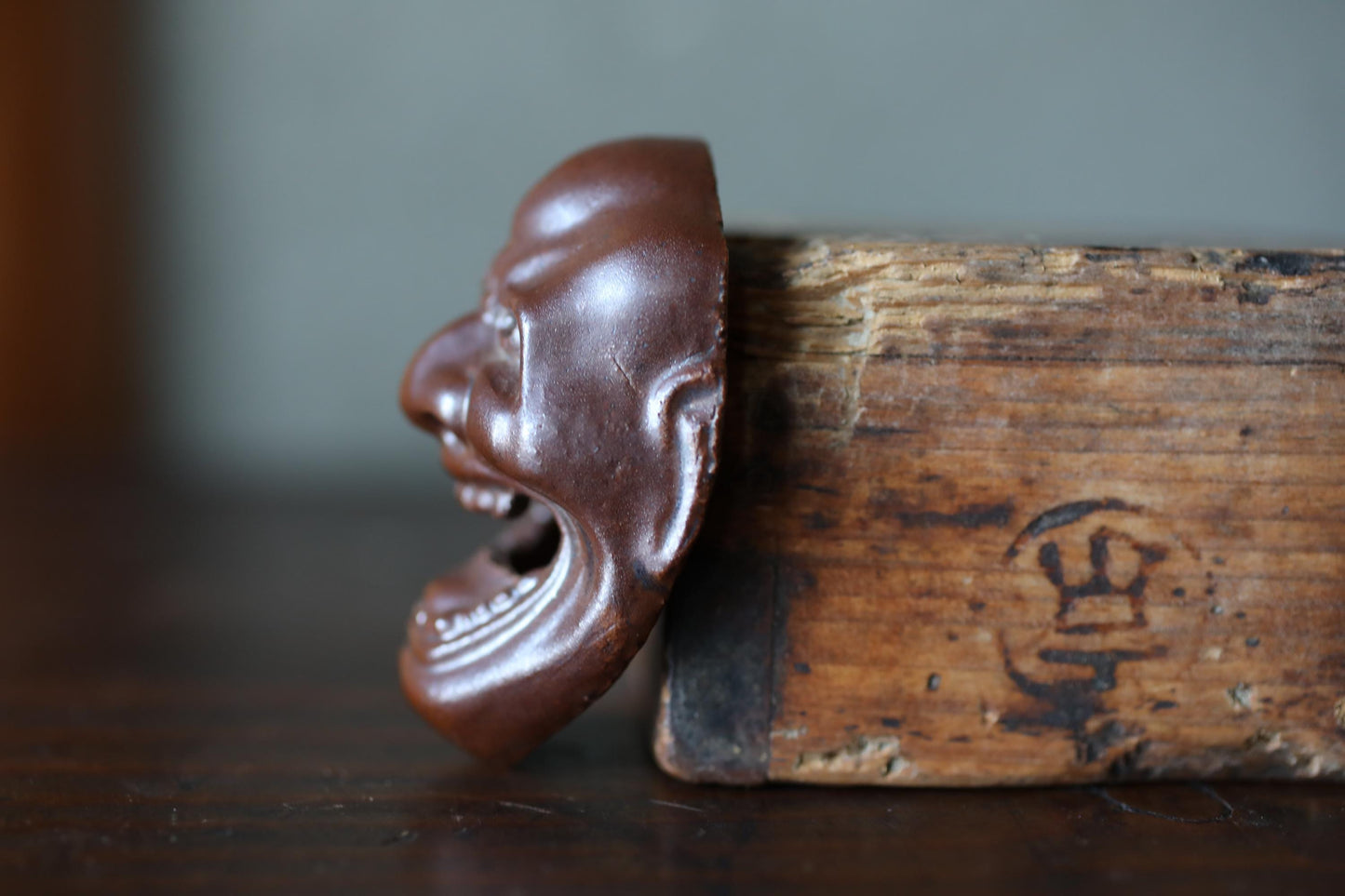 Miniature pottery Noh  demon mask, 三光飛出 "Sanko tobide". pottery small ornament from Japanese traditional Noh playing,  2.7x1.9/6.9×4.9cm