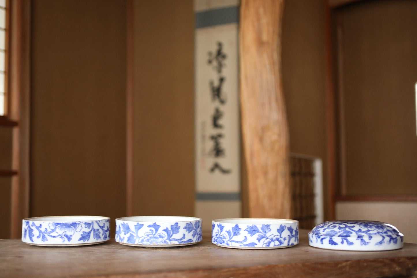 Antique Meiji era Imari Porcelain Jūbako Blue flower pattern decoration Stacking ceramic Bento Box H7.9×7.7in three-tiered box