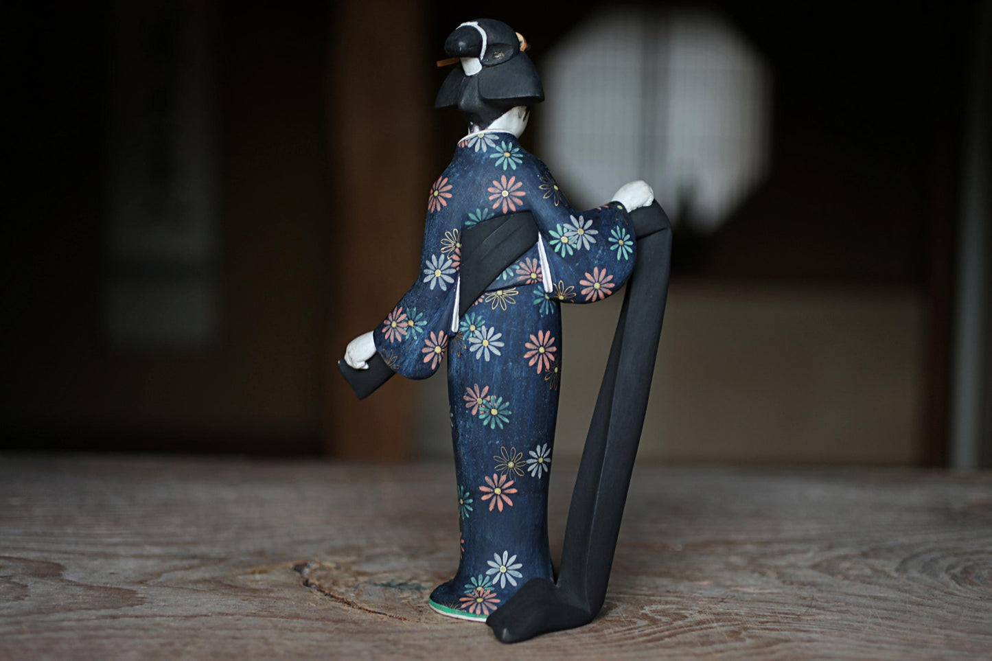 FINE! RARE! Japanese vintage Kabuki doll Beautiful KIMONO women looking back made of wood carved with sign for Gift H10.2×5.9in/H26×15cm