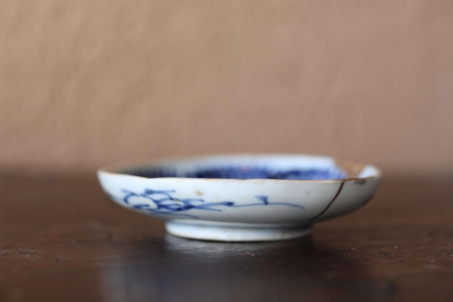 Japanese vintage handcraft small plate, KINTUSGI porcelain ceramic dish Blue White relief pattern flower SOMETSUKE 3.9in/10cm