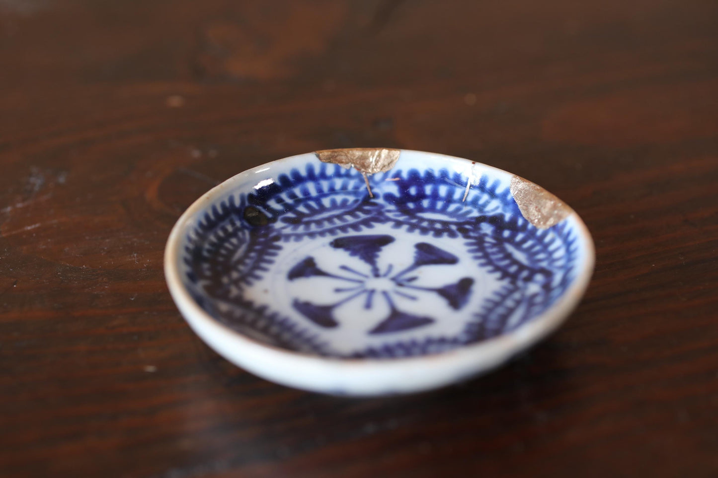 Japanese vintage handcraft small plate, KINTUSGI porcelain ceramic dish Blue White relief pattern flower SOMETSUKE 3.9in/10cm