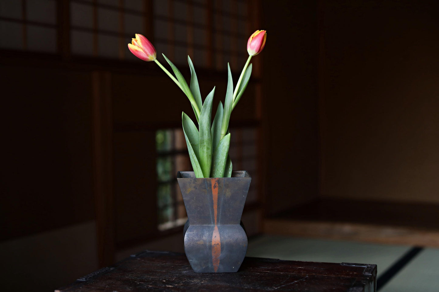 Japanese vintage 1950s bronze vase Contemporary design, metal hand craft vase, For IKEBANA, Tea ceremony H7.1×W5.3in/H18×13.5cm