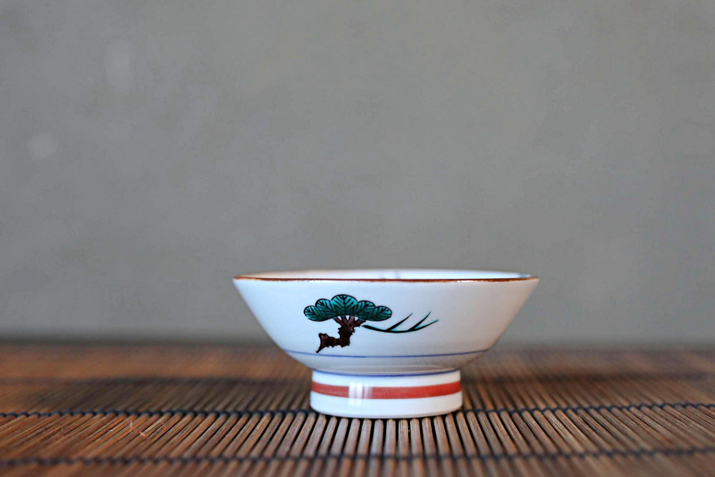 FINE! Japanese 九谷 kutani ware Sake Cup with flowering plants, deer /porcelain beautiful hand painting sign wooden box For GIFT 3.1in/7.8cm