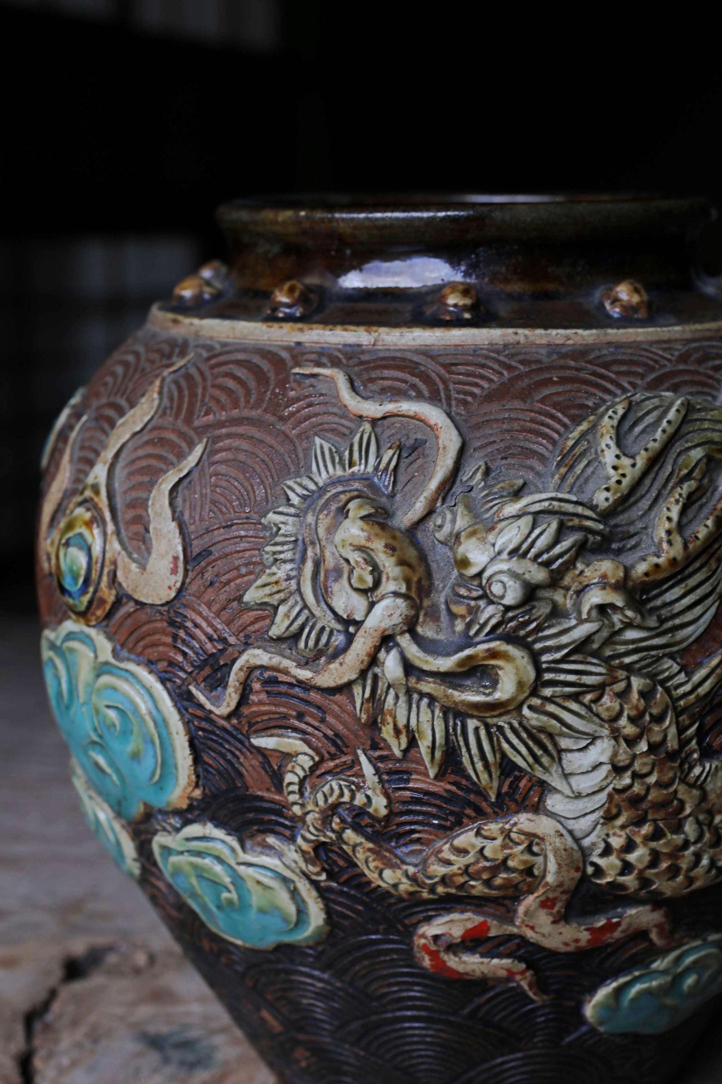 FINE! RARE! Japanese antique 1800s Dragon vase by Ryukyu Kingdom hand craft beautiful dragon and waves jar H8.3×7.9in/H21×20cm