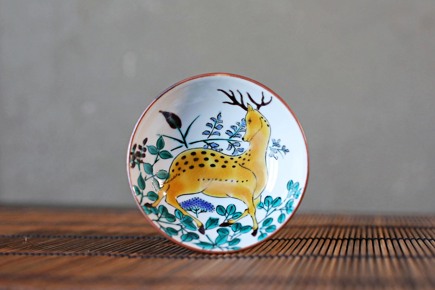 FINE! Japanese 九谷 kutani ware Sake Cup with flowering plants, deer /porcelain beautiful hand painting sign wooden box For GIFT 3.1in/7.8cm