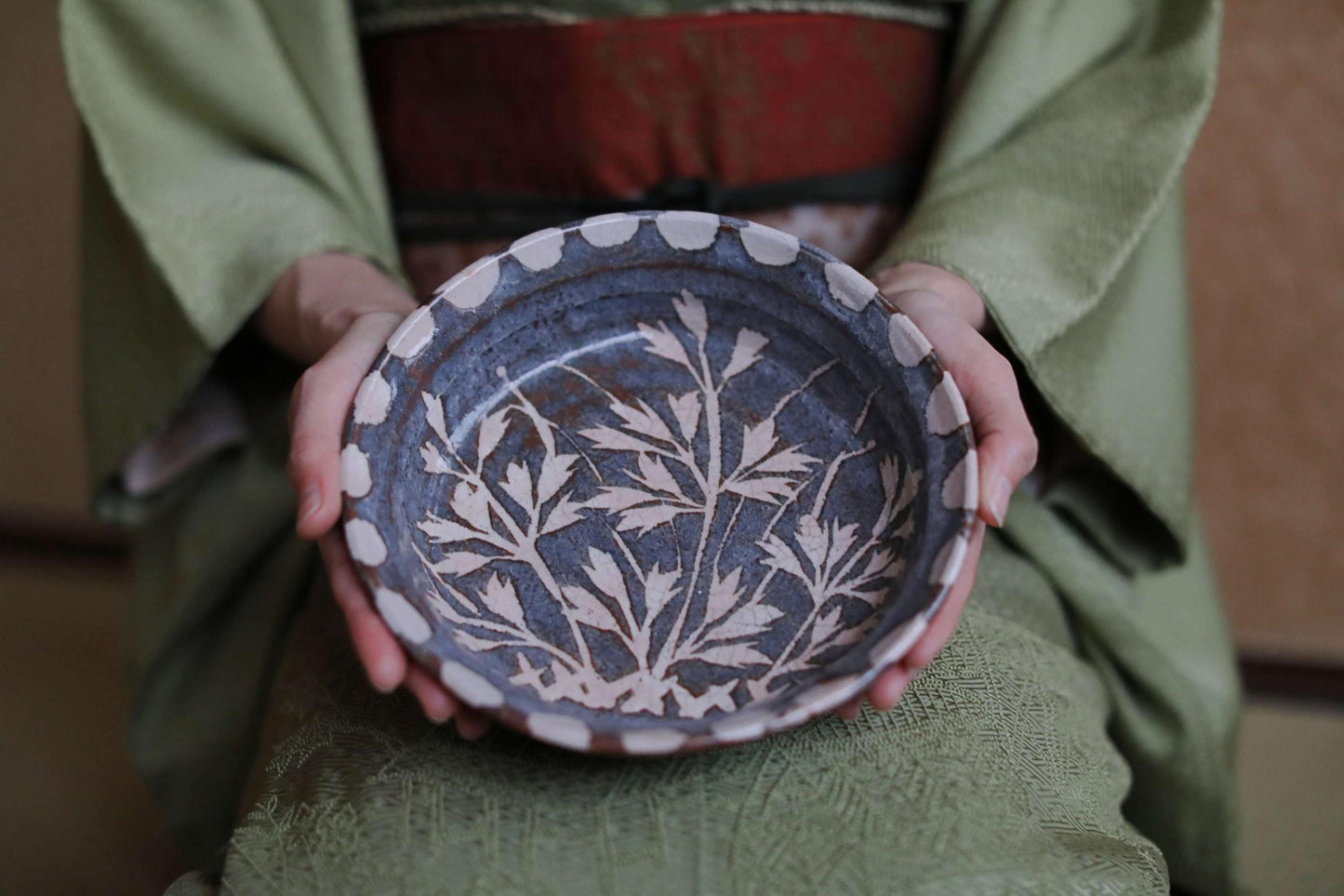 Fine serving bowl for sweet, Japanese vintage "SHINO" ware handmade pottery dish for tea Ceremony with Wood box signature H2.2xW7.9in