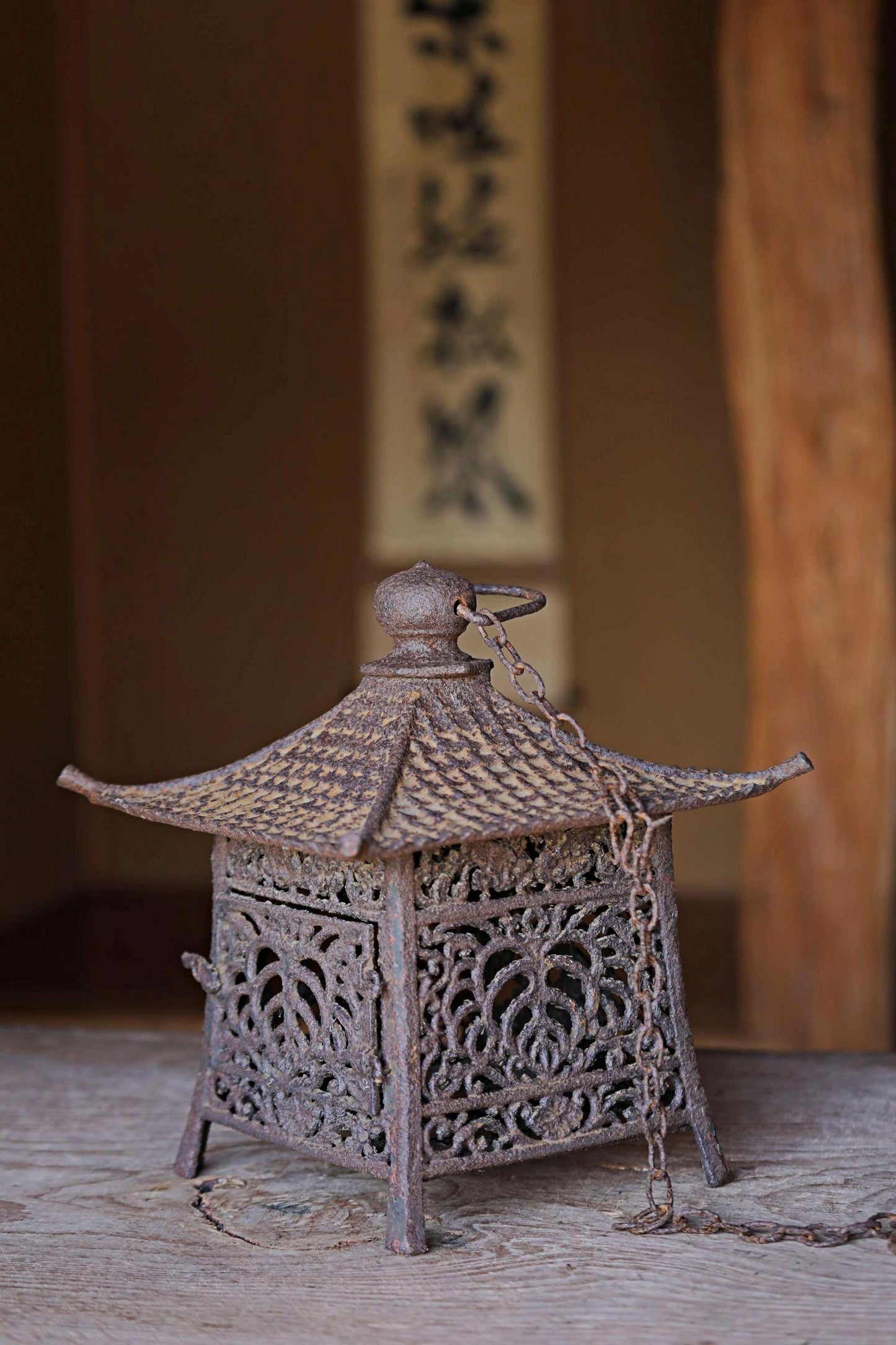 Japanese vintage cast iron metal Lantern, garden lamp, Hanging Lantern furniture Tsuridoro with chain arabesque fretwork H11.2in/H28.5cm