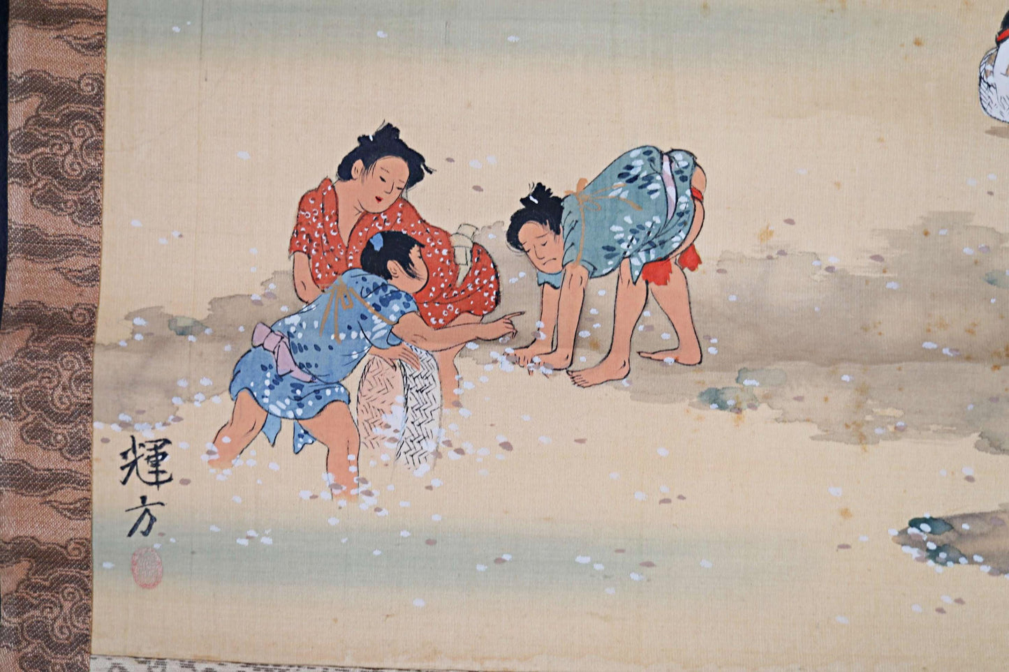 Japanese antique 1900s 輝方 sign brush watercolor hand painting scroll Mothers and Children, KAKEJIKU H47.2in/H120cm