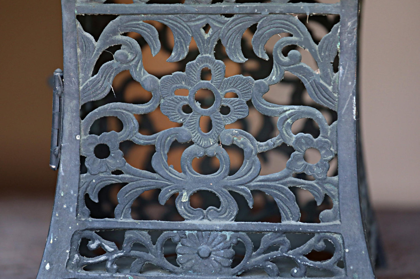FINE! Japanese vintage bronze Lantern, garden lamp, Hanging Lantern Tsuridoro with chain bells and arabesque open work H10.8in/H27.5cm