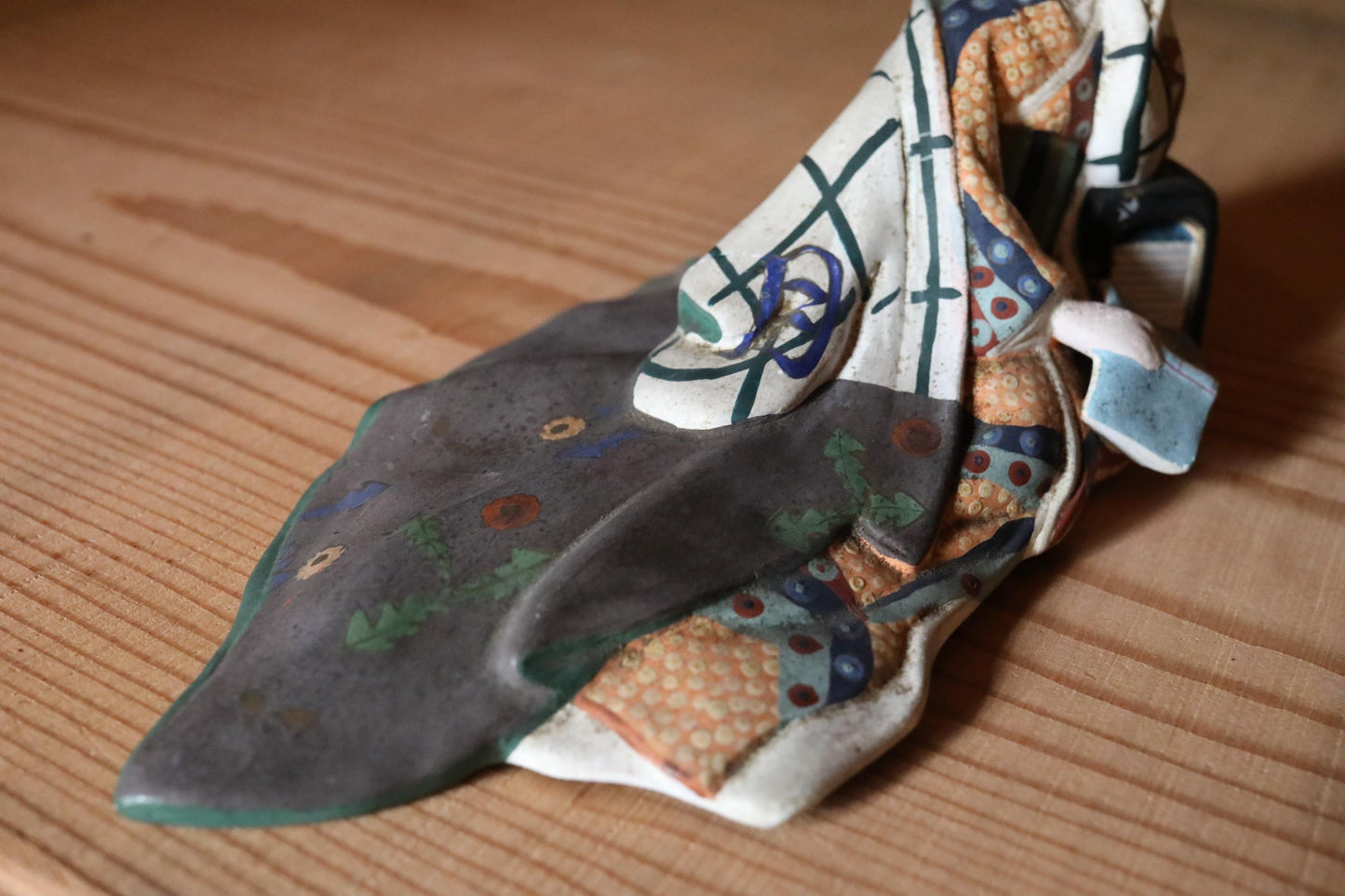 Japanese antique doll GEISYA napping woman doll in kimono with book made of pottery, Kanji 月moon, 花flower H3.9×7.5in/H10×19cm