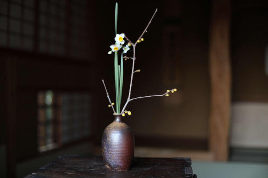 Japanese antique pottery "Bizen ware"  Hidasuki flower vase 1960s Beautiful earth color no glazed with a box  H7.1×3.9in/H18×10cm