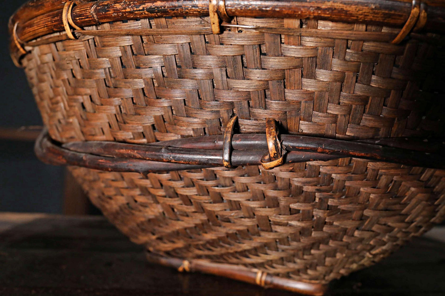 RARE! LARGE! Antique Japanese Farmers Hand Woven Wild grape vine Round Basket, Ajiro ami, MINGEI hand craft, H8.8xW22in/22.4x56cm