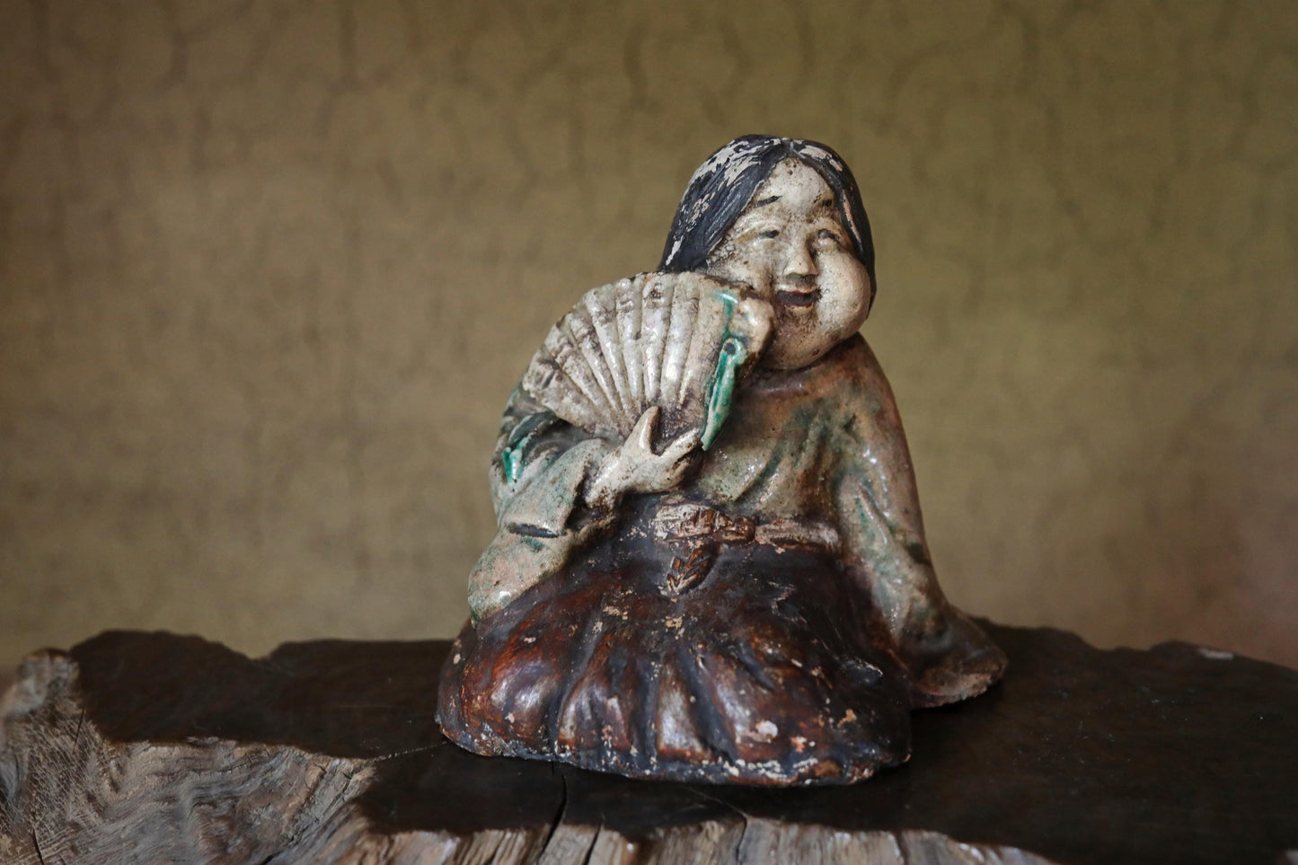 RARE!!Japanese antique ceramic doll お多福OTAFUKU OKAME ornament happy smile woman with folding fan Edo 1800s H5.1×5.3in/ H13×13.5cm