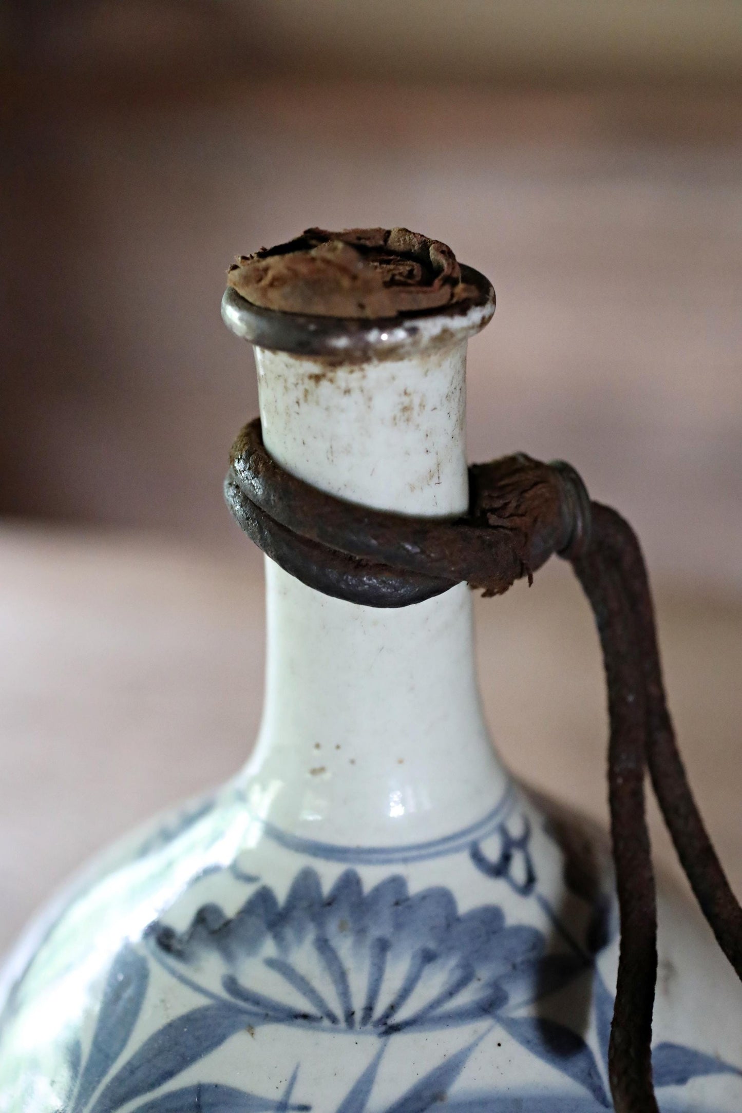 Japanese antique porcelain Sake bottle vase indigo blue&white hand painting flower SOMETSUKE KOIMARI 1800s EDO craft  H9.8×5.9in/H25×15cm