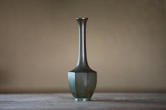 Japanese vintage bronze vase dark greenish bronze with signed for Tea ceremony, name 鶴首TSURUKUBI shape of the neck of a crane H9.6in/H24.5cm