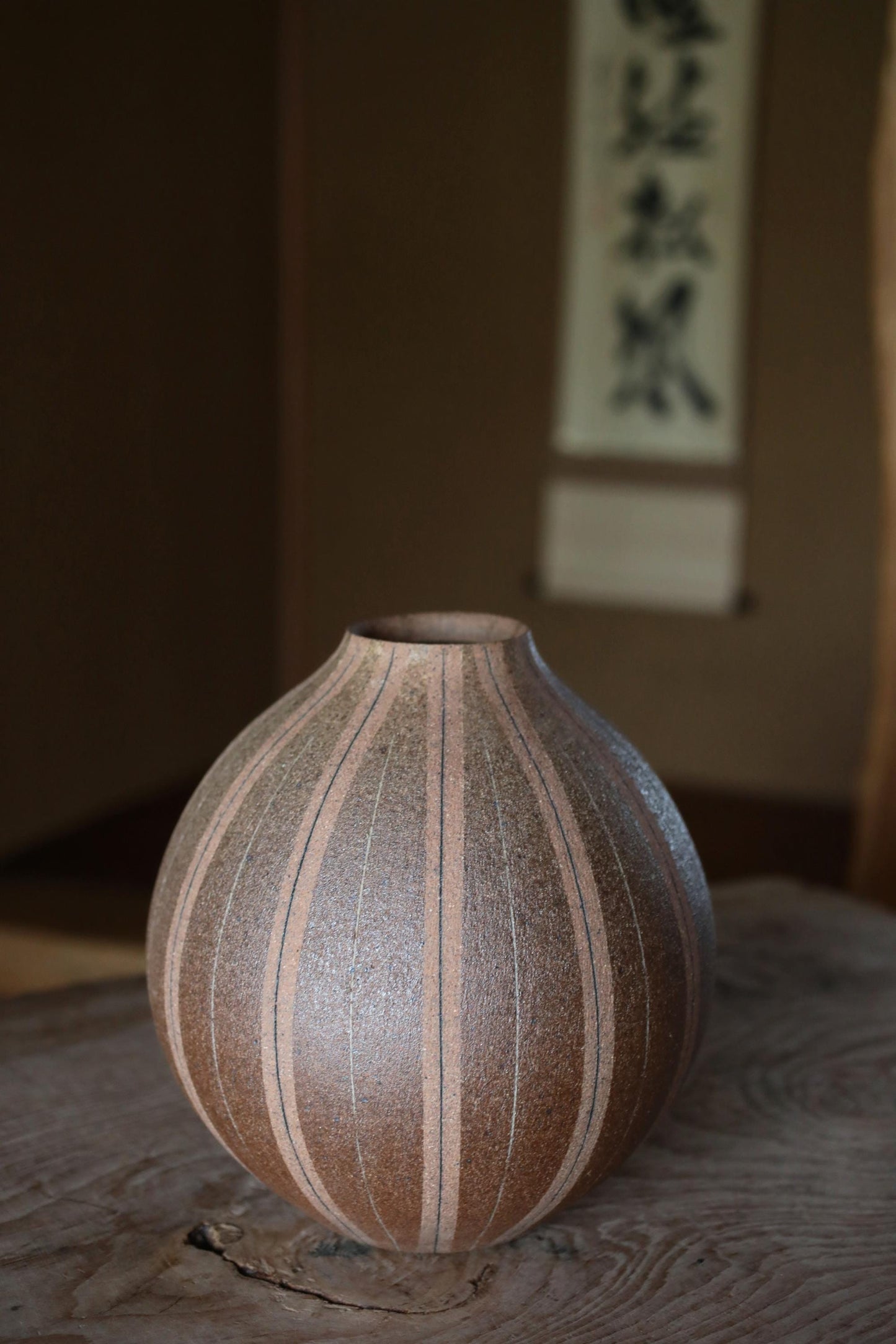 Japanese vintage large ceramic flower vase inlay natural ash glaze hand craft, Brown stripes, kanji wooden box, ikebana H10.2×9.8in/H26×25cm