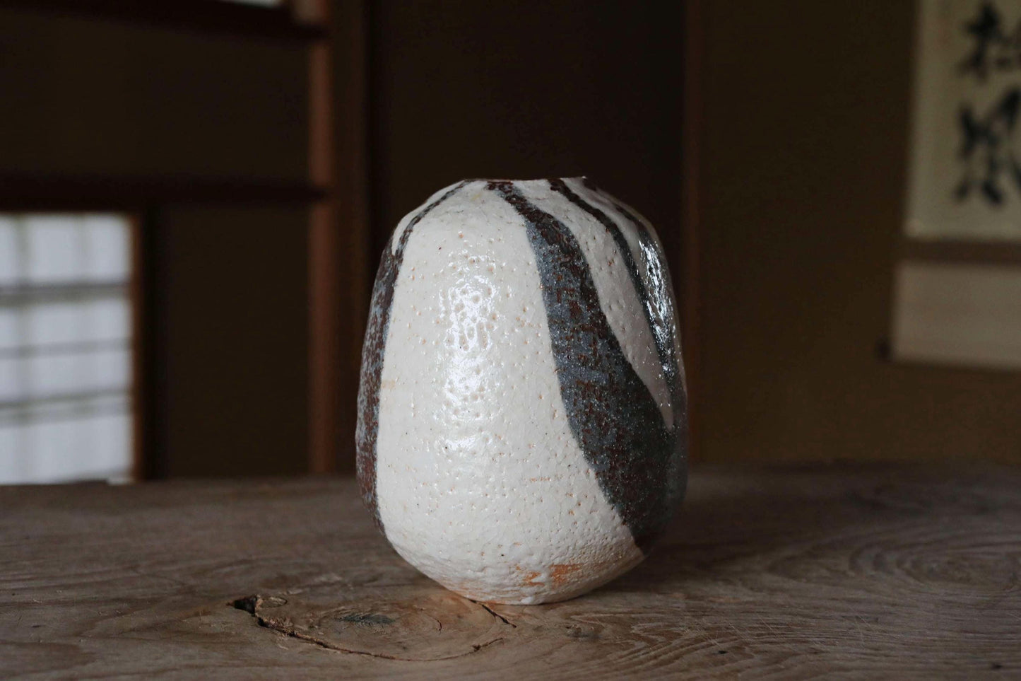 Fine Japanese vintage old hand made ceramic jar flower vase Shino ware White brown gradation Kanji signed 博民 with wood box H7.5in/H19cm