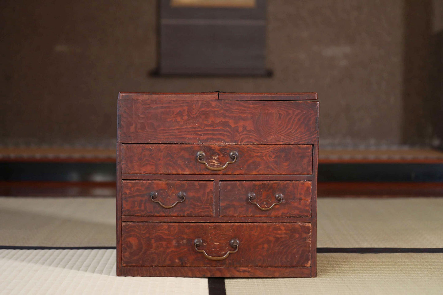 FINE! Japanese Antique furniture Small lacquer Chest of drawers reddish brown TANSU butterfly metal clasp H12.4×W13.5×9.1in/H31.5×34.3×23cm