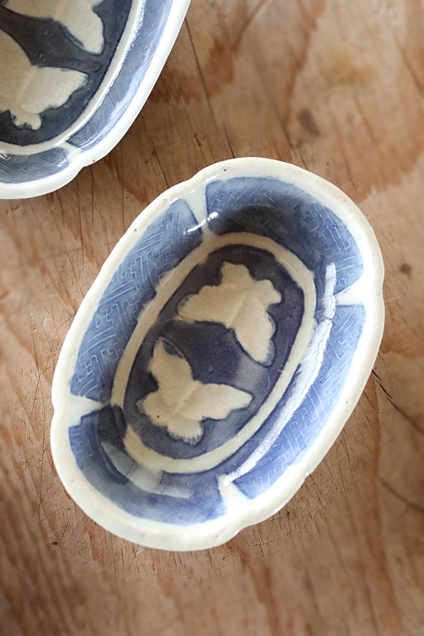 EDO 1800s craft Japanese antiques set of 4 small plates fine porcelain ceramic dish Blue White relief pattern Butterfly KOIMARI H3.9in/10cm