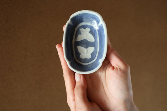 EDO 1800s craft Japanese antiques set of 4 small plates fine porcelain ceramic dish Blue White relief pattern Butterfly KOIMARI H3.9in/10cm