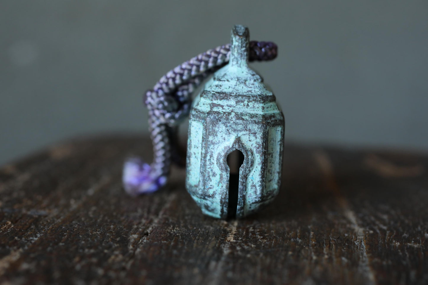 Japanese vintage Bronze metal small bell with KANJI calligraphy 鈴(bell), key charm made of metal H1.4in×2in/ H3.5×5cm