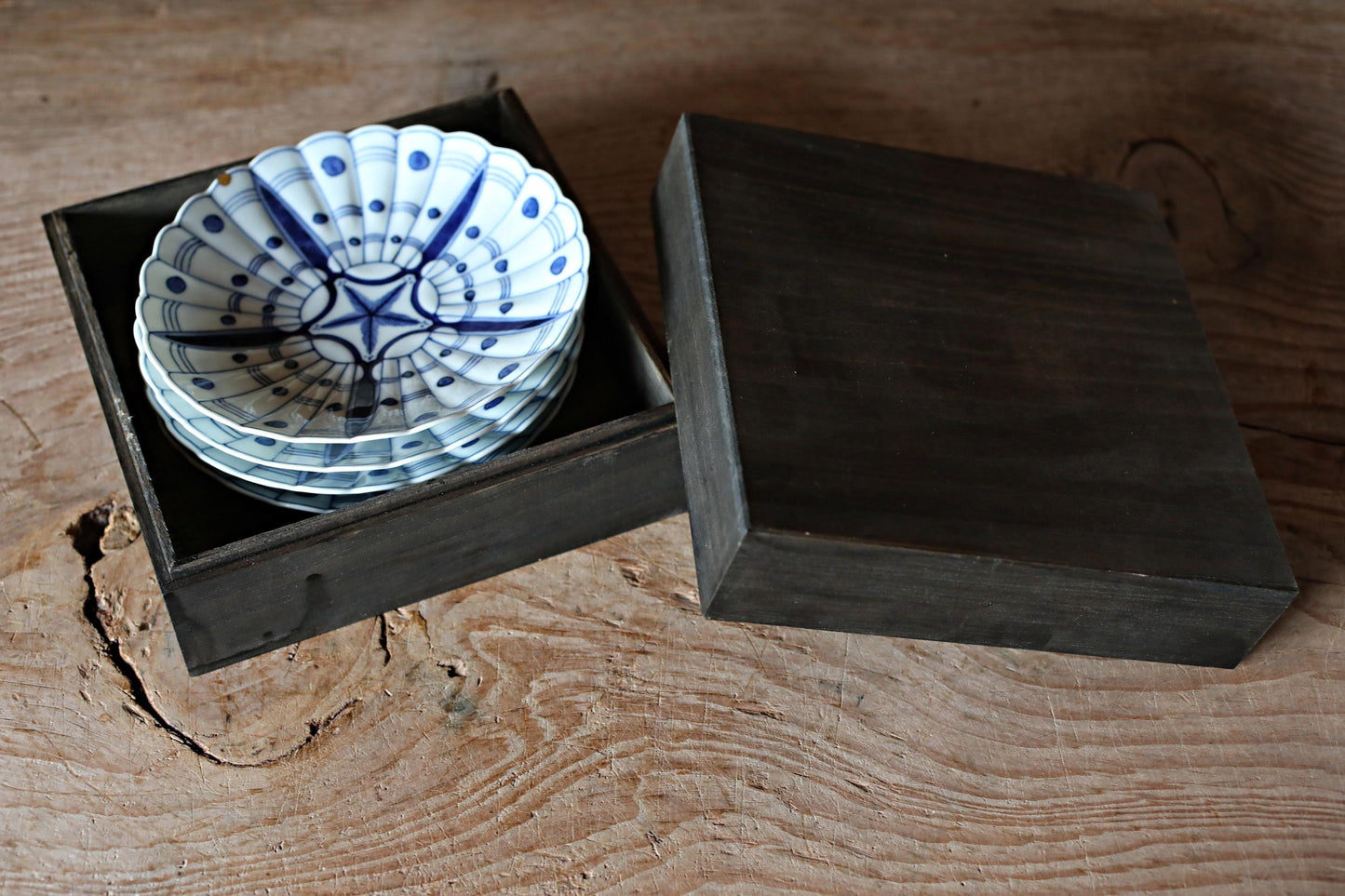 FINE! RARE! beautiful set of 4 plates Japanese antiques porcelain ceramic hand paint dish Indigo Blue White shell pattern KOIMARI 1800s