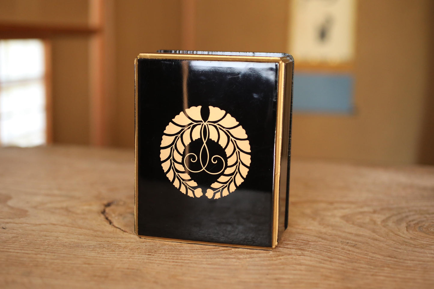 Japanese Makie Black Lacquer Gold wisteria SAMURAI crest wooden box URUSHI Maki-e, lacquer furniture buddhist alter 6.7×5.3in/17×13.5cm