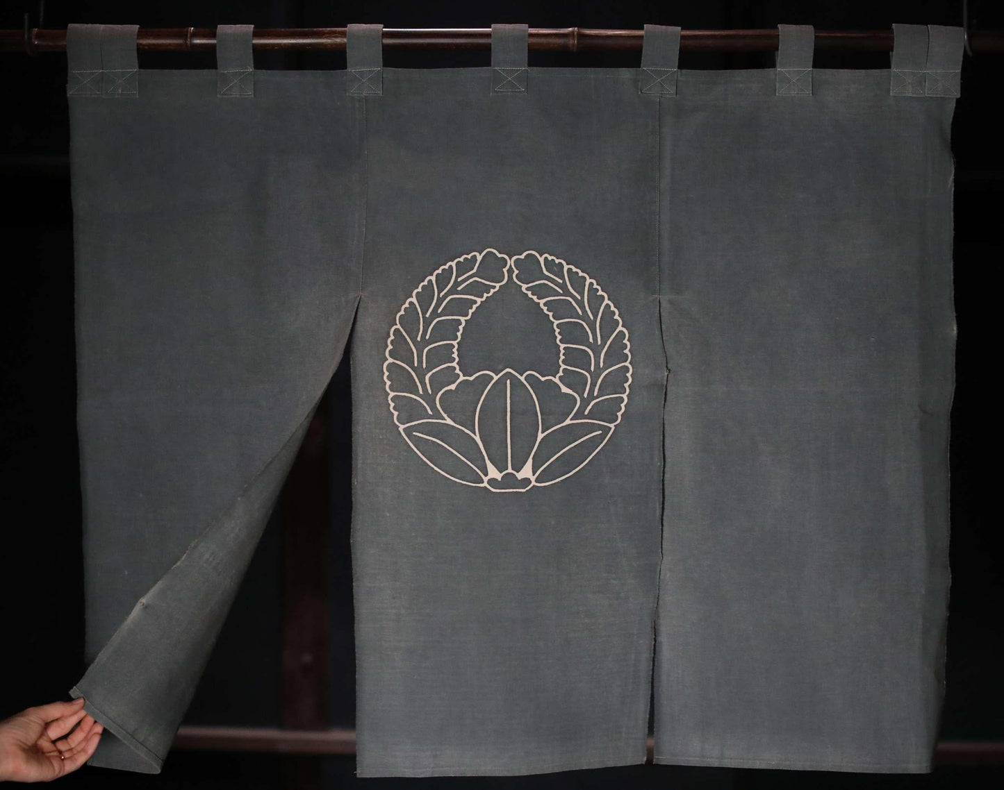 Japanese antique Noren curtain with a family crest of wisteria, gray curtain Japanese interior, wall hanging H33.9×39.8in/H86×101cm